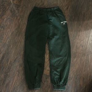 BRANDY MELVILLE army green NY sweatpants